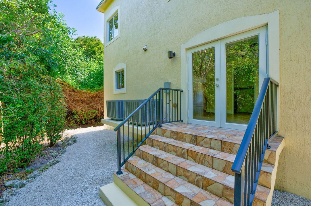 На продажу: $899,000 (3 спален, 3 ванн, 1760 Квадратных фут)