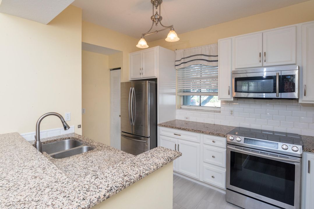 En Venta: $389,000 (2 camas, 2 baños, 905 Pies cuadrados)