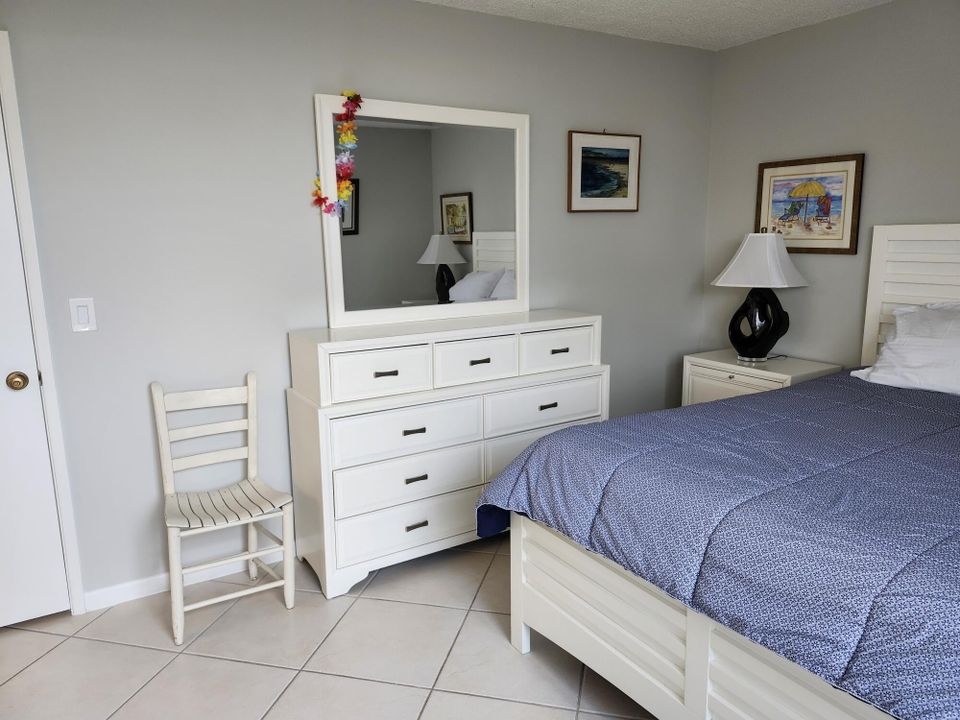 На продажу: $319,900 (2 спален, 2 ванн, 1175 Квадратных фут)