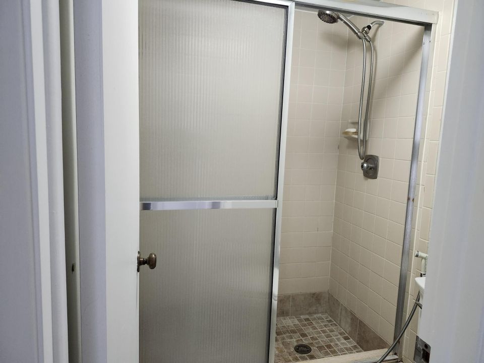 На продажу: $319,900 (2 спален, 2 ванн, 1175 Квадратных фут)