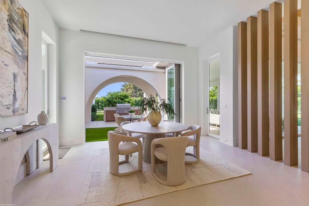 待售: $17,950,000 (8 贝兹, 9 浴室, 10769 平方英尺)