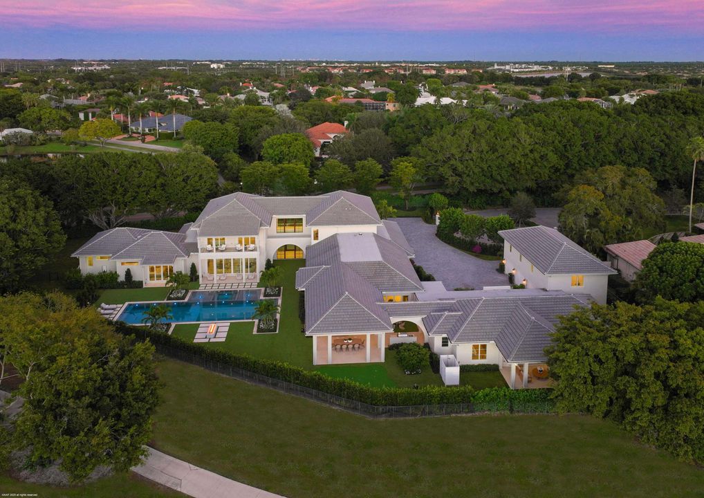 待售: $17,950,000 (8 贝兹, 9 浴室, 10769 平方英尺)