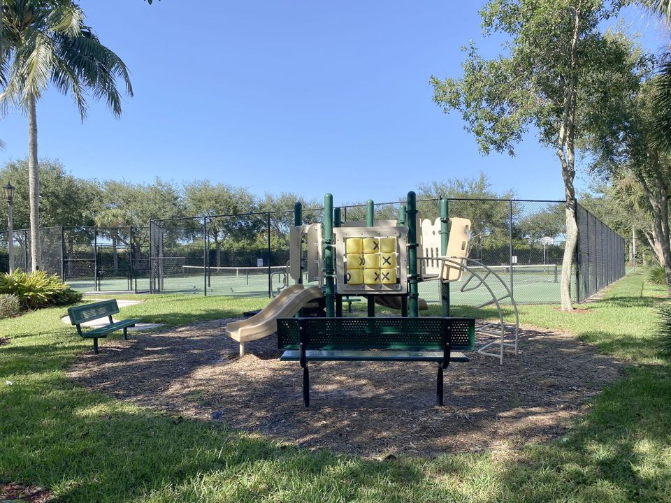 На продажу: $454,900 (3 спален, 2 ванн, 1674 Квадратных фут)