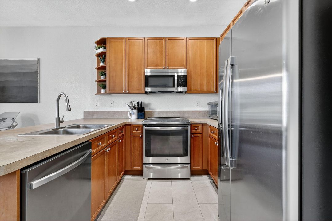 На продажу: $454,900 (3 спален, 2 ванн, 1674 Квадратных фут)