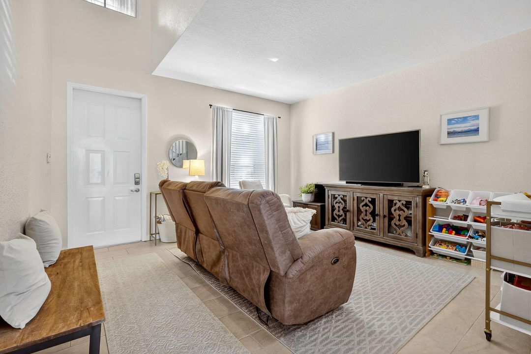 На продажу: $454,900 (3 спален, 2 ванн, 1674 Квадратных фут)