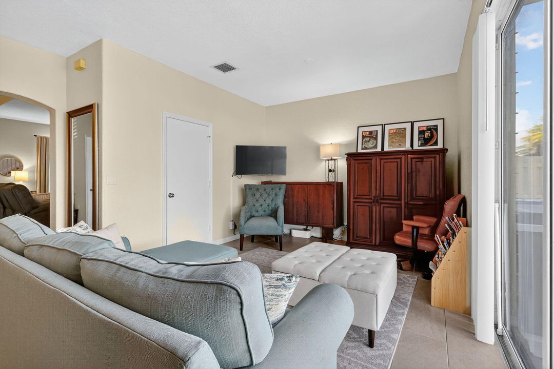 На продажу: $454,900 (3 спален, 2 ванн, 1674 Квадратных фут)