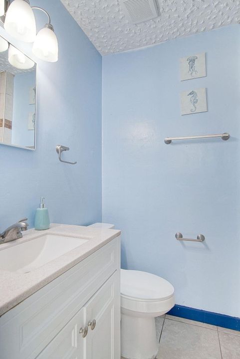 На продажу: $319,900 (4 спален, 2 ванн, 1362 Квадратных фут)