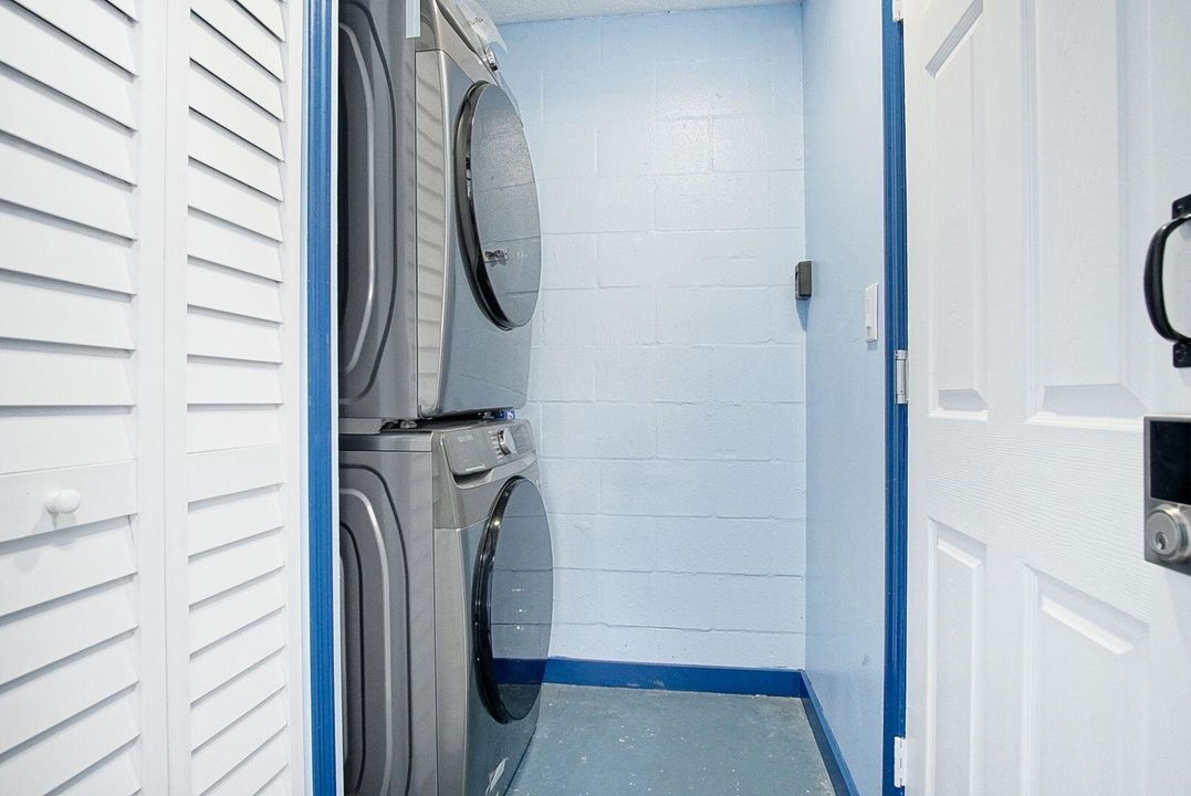 На продажу: $319,900 (4 спален, 2 ванн, 1362 Квадратных фут)