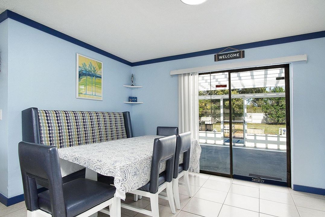 На продажу: $319,900 (4 спален, 2 ванн, 1362 Квадратных фут)