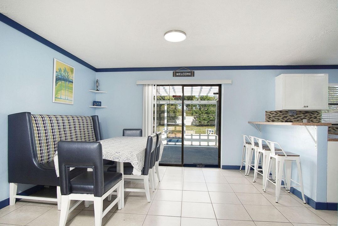 На продажу: $319,900 (4 спален, 2 ванн, 1362 Квадратных фут)