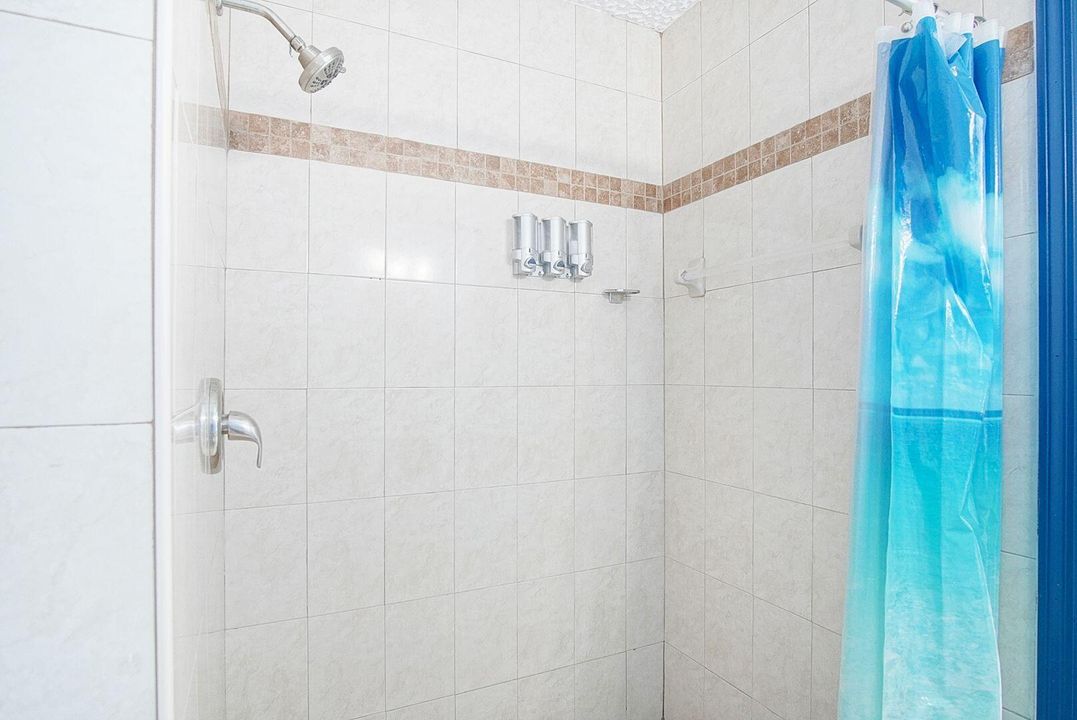 На продажу: $319,900 (4 спален, 2 ванн, 1362 Квадратных фут)