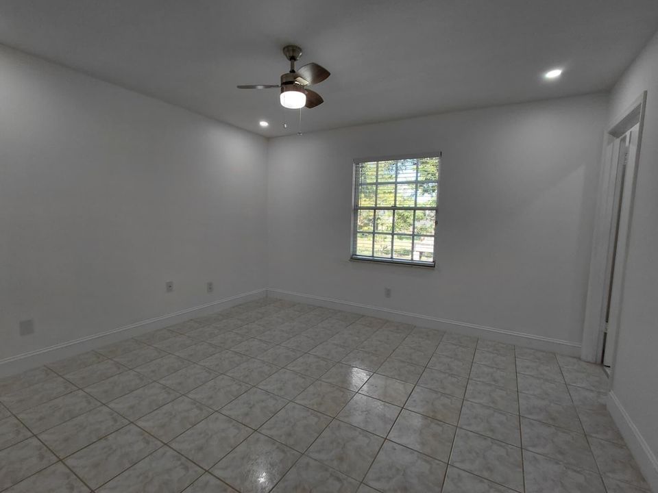 For Rent: $2,600 (3 beds, 2 baths, 1448 Square Feet)