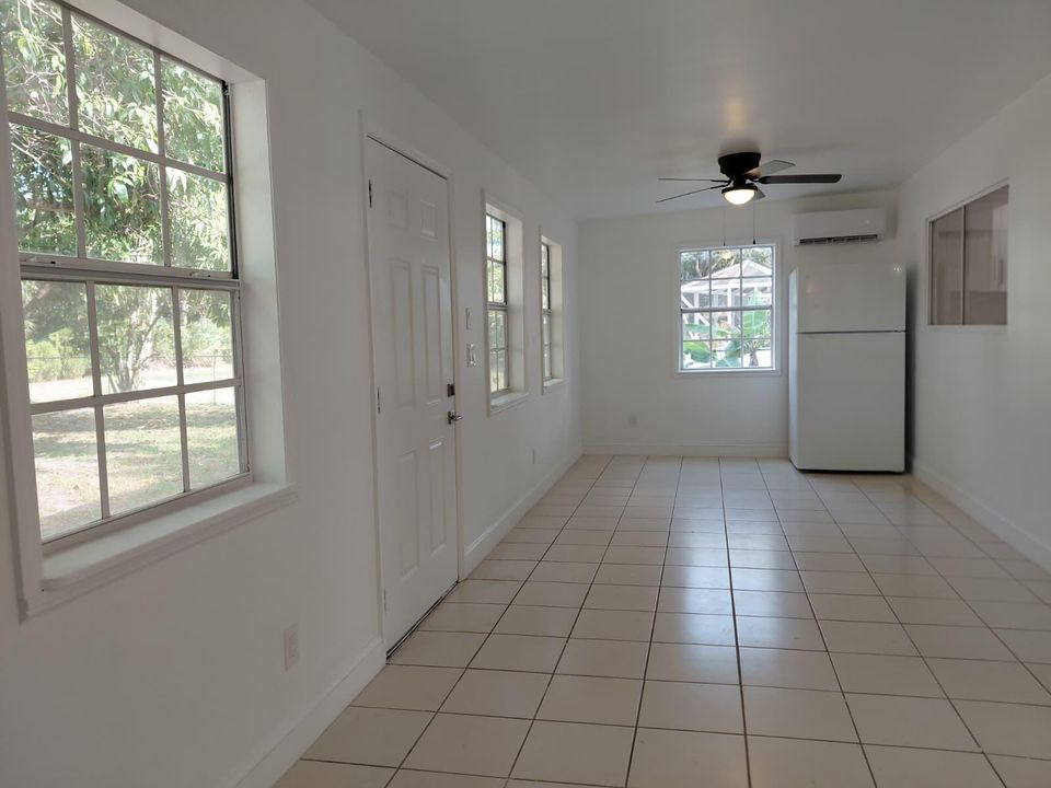 For Rent: $2,600 (3 beds, 2 baths, 1448 Square Feet)
