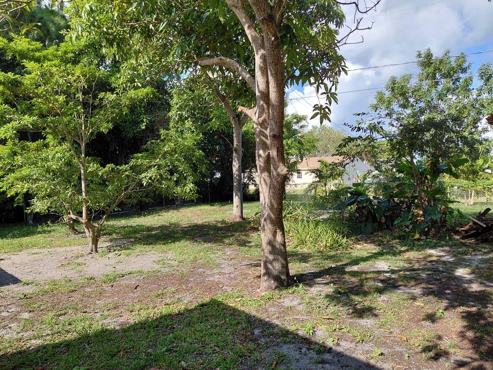 For Rent: $2,600 (3 beds, 2 baths, 1448 Square Feet)