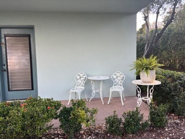 For Sale: $230,000 (2 beds, 2 baths, 900 Square Feet)