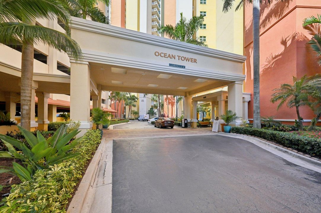 For Sale: $749,000 (3 beds, 3 baths, 1990 Square Feet)