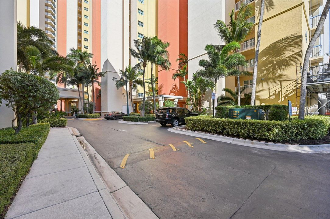 For Sale: $749,000 (3 beds, 3 baths, 1990 Square Feet)