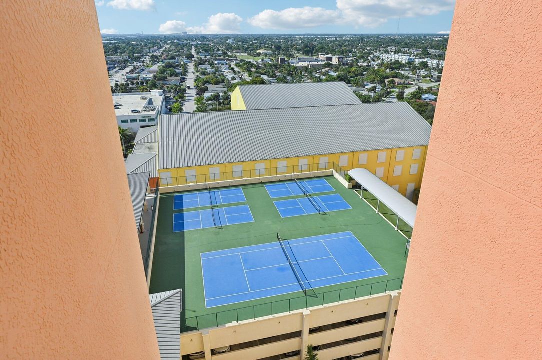 For Sale: $749,000 (3 beds, 3 baths, 1990 Square Feet)