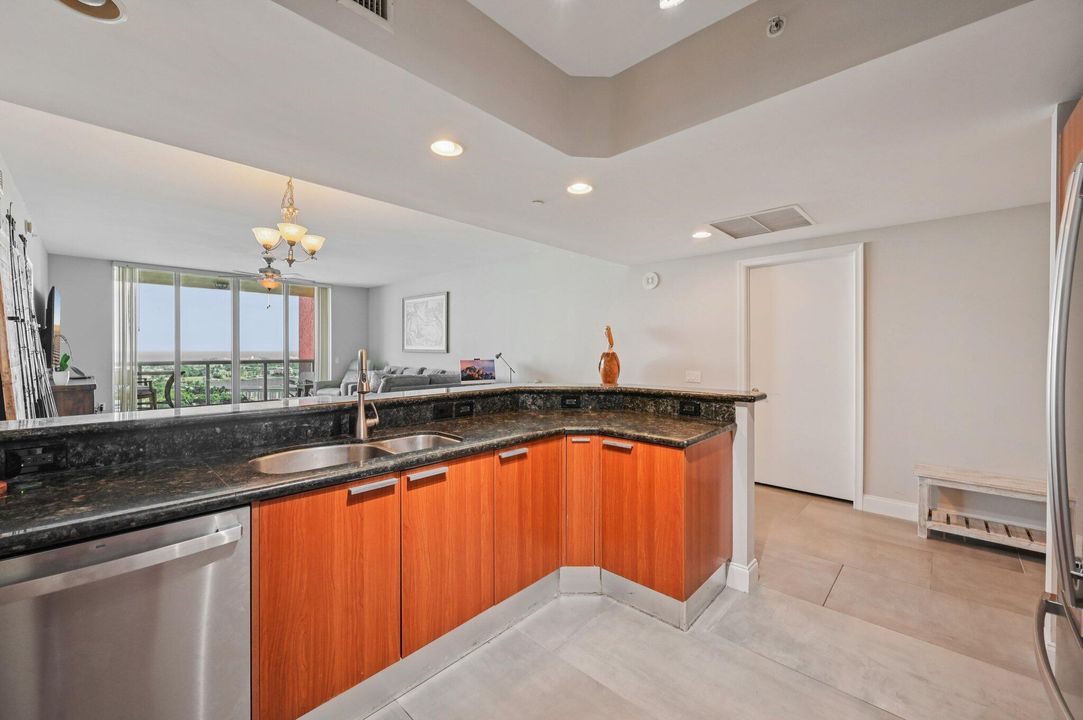For Sale: $749,000 (3 beds, 3 baths, 1990 Square Feet)