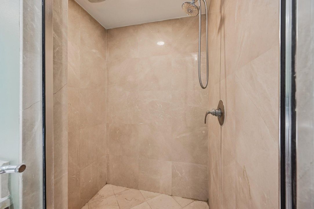 For Sale: $749,000 (3 beds, 3 baths, 1990 Square Feet)