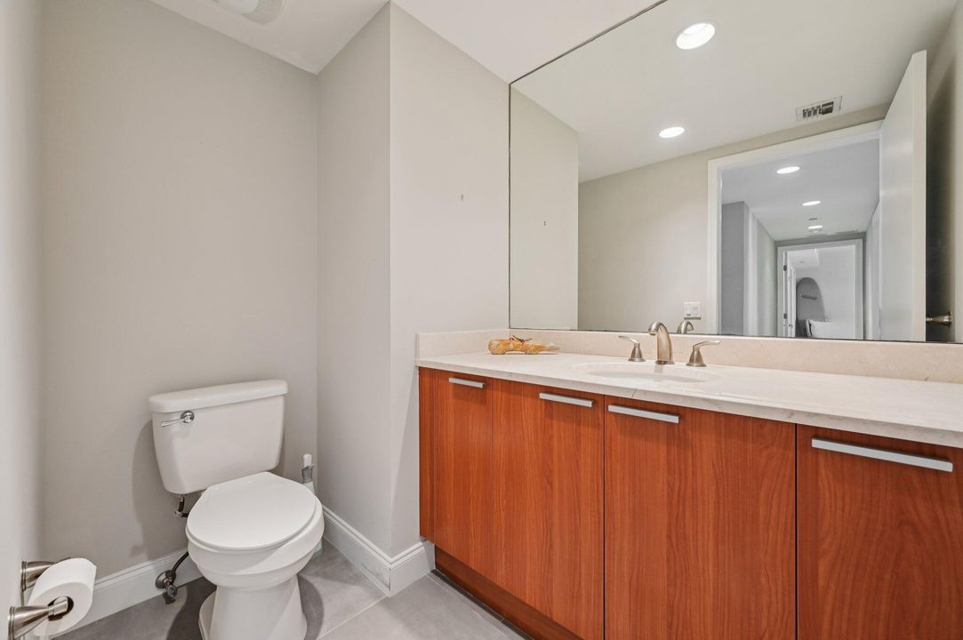 For Sale: $749,000 (3 beds, 3 baths, 1990 Square Feet)