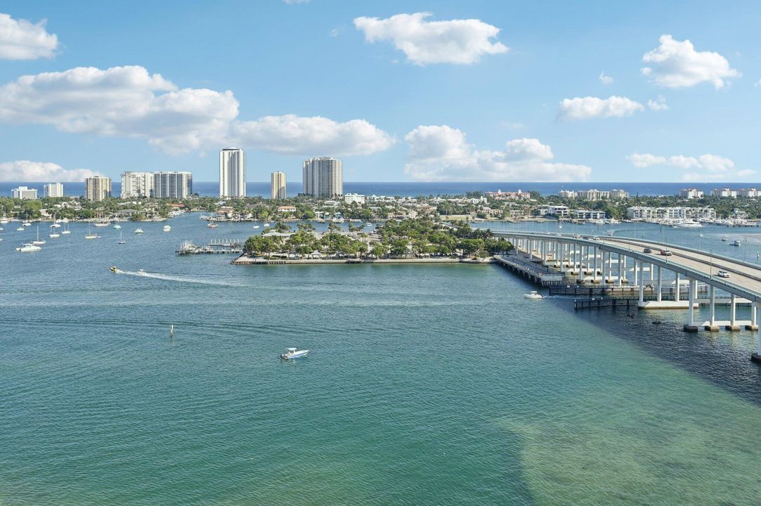 For Sale: $749,000 (3 beds, 3 baths, 1990 Square Feet)