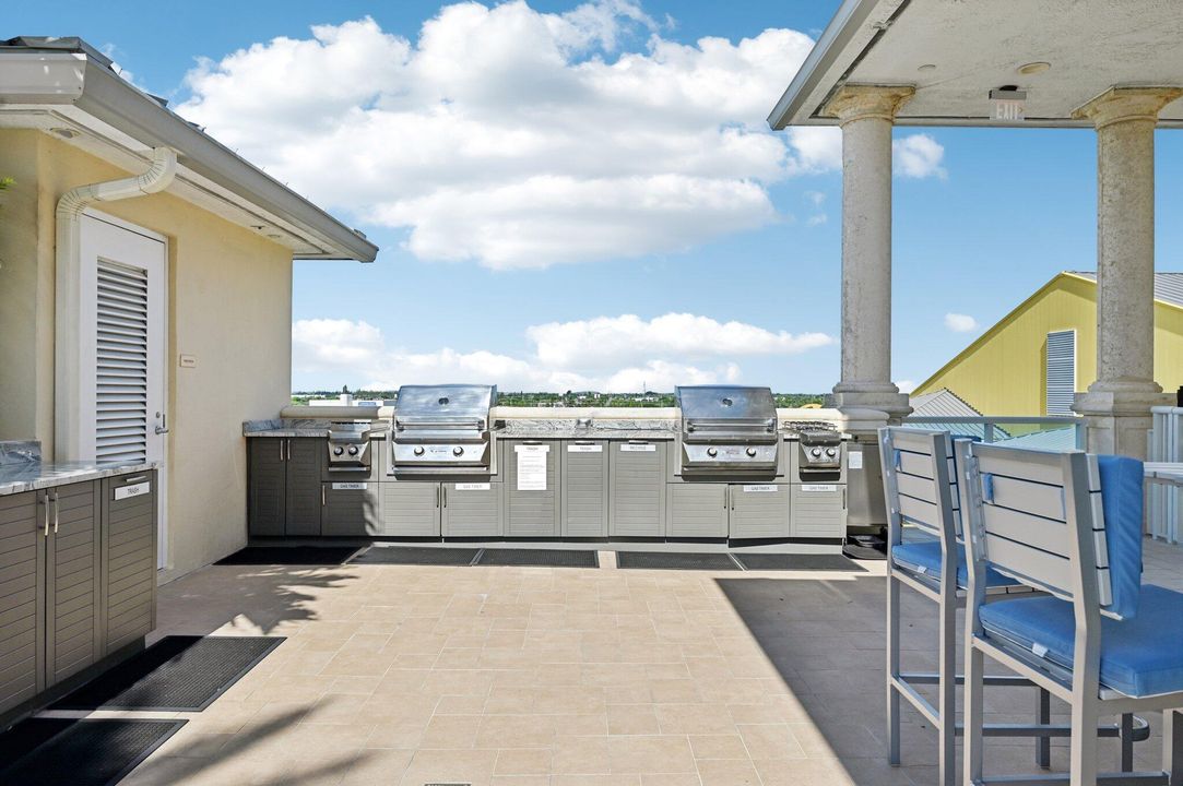 For Sale: $749,000 (3 beds, 3 baths, 1990 Square Feet)