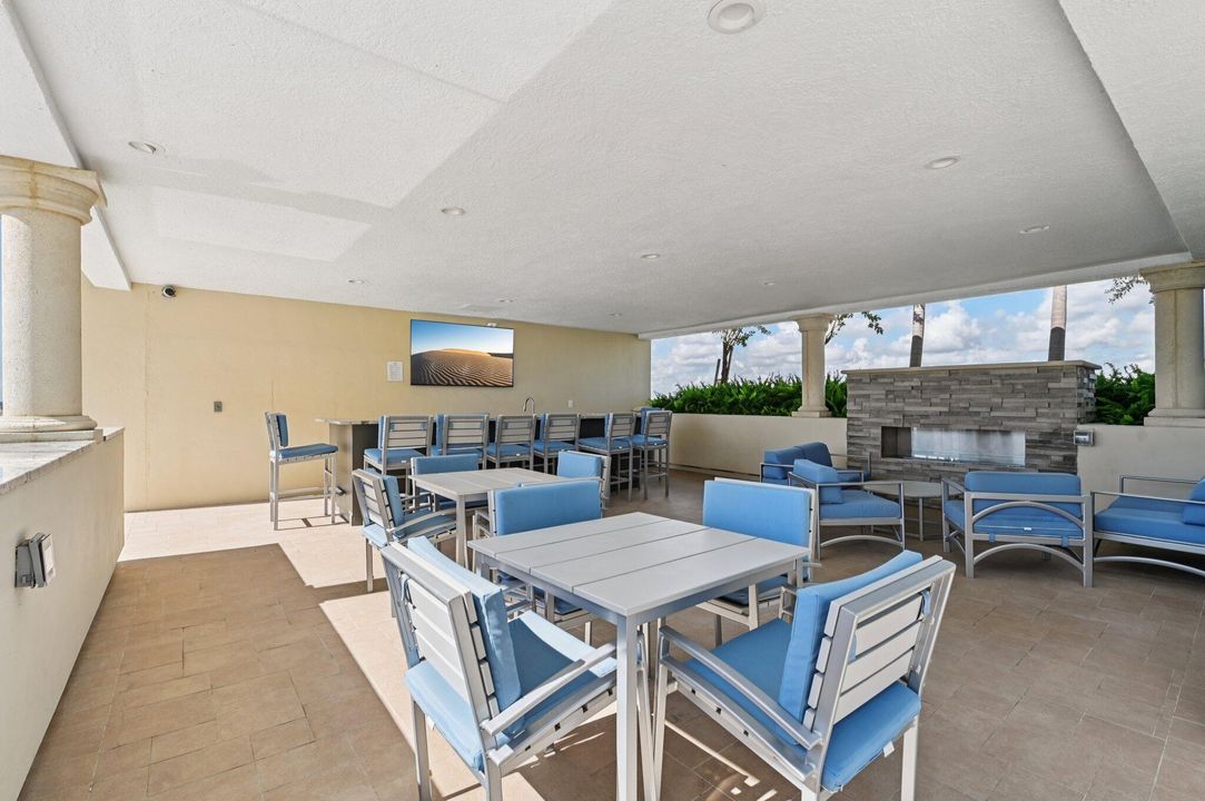 For Sale: $749,000 (3 beds, 3 baths, 1990 Square Feet)