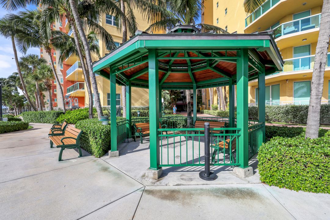 For Sale: $749,000 (3 beds, 3 baths, 1990 Square Feet)