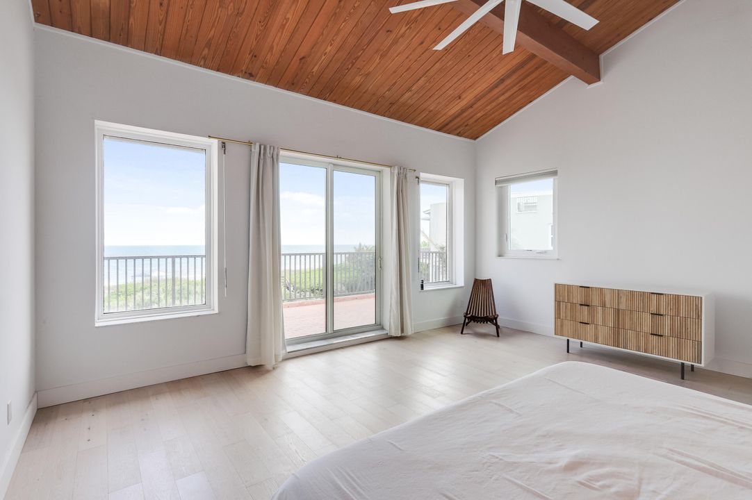 For Sale: $999,000 (2 beds, 2 baths, 1823 Square Feet)