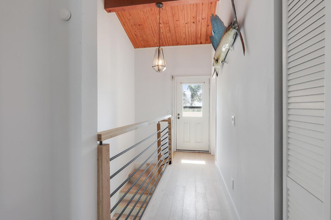 For Sale: $999,000 (2 beds, 2 baths, 1823 Square Feet)