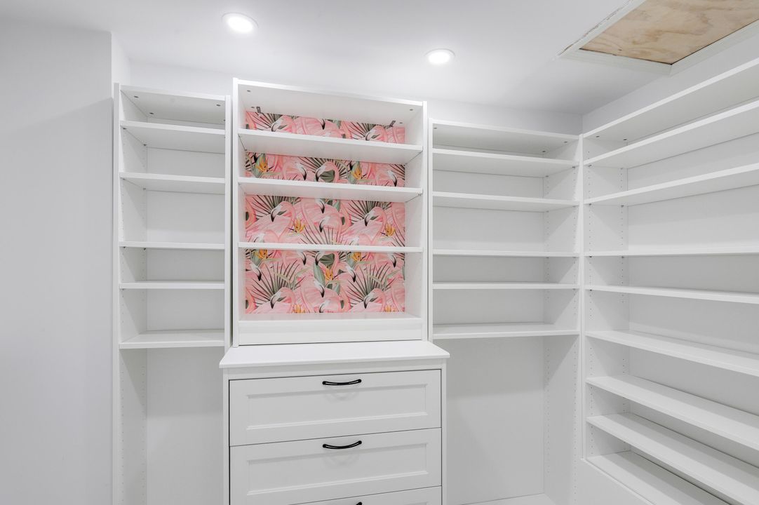 For Sale: $999,000 (2 beds, 2 baths, 1823 Square Feet)