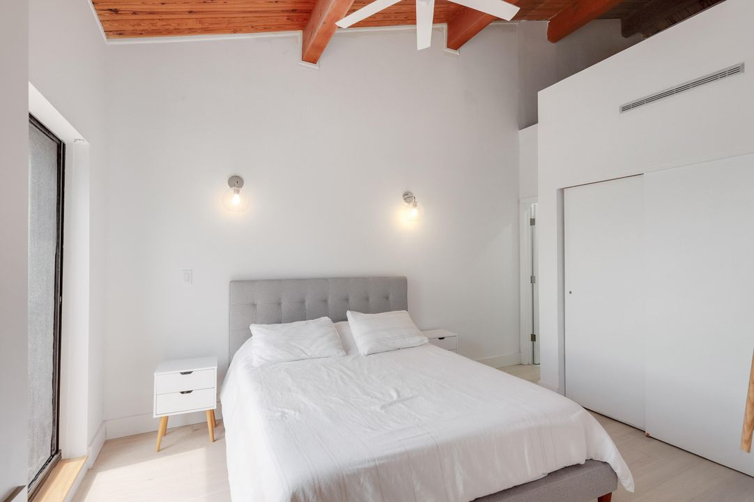 For Sale: $999,000 (2 beds, 2 baths, 1823 Square Feet)