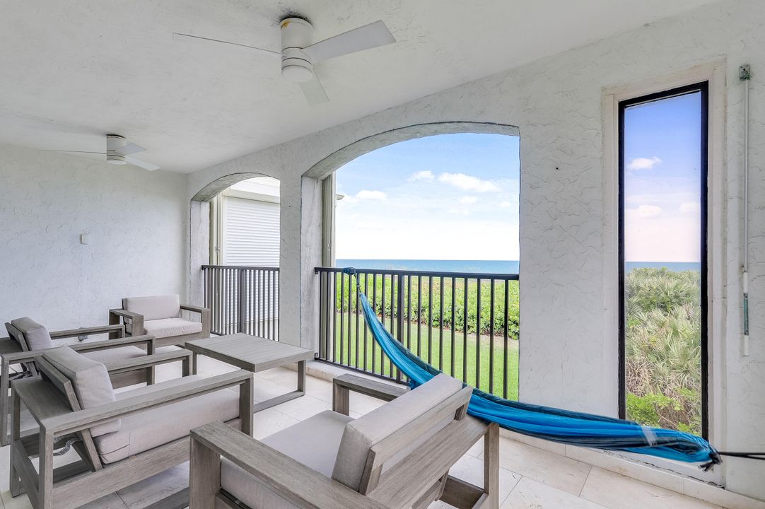 For Sale: $999,000 (2 beds, 2 baths, 1823 Square Feet)