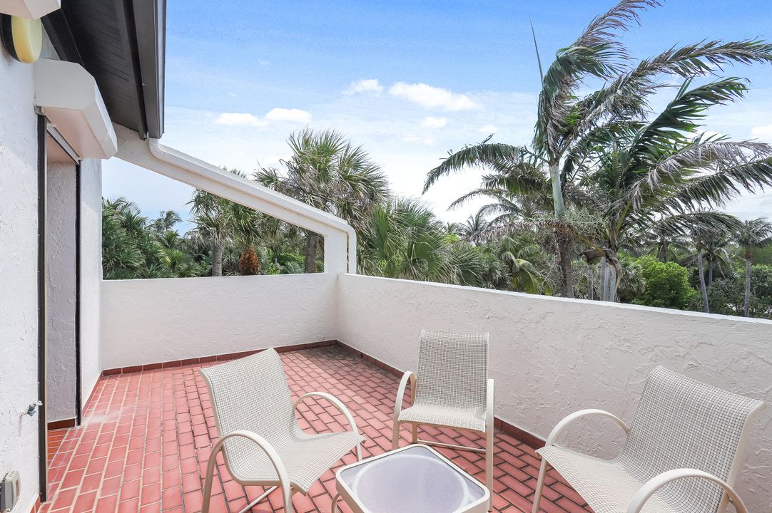 For Sale: $999,000 (2 beds, 2 baths, 1823 Square Feet)