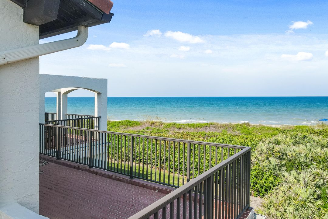 For Sale: $999,000 (2 beds, 2 baths, 1823 Square Feet)