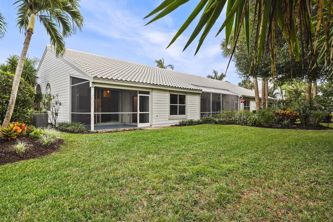 合同活跃: $425,000 (2 贝兹, 2 浴室, 1585 平方英尺)