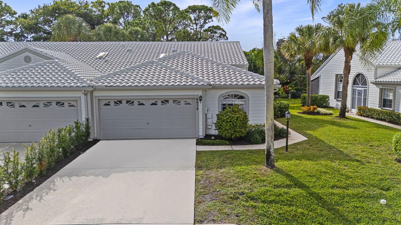 合同活跃: $425,000 (2 贝兹, 2 浴室, 1585 平方英尺)