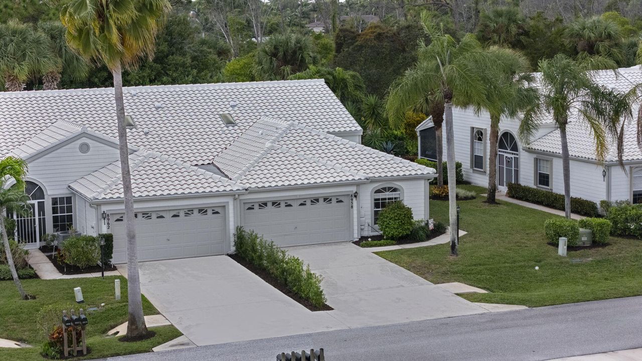 合同活跃: $425,000 (2 贝兹, 2 浴室, 1585 平方英尺)