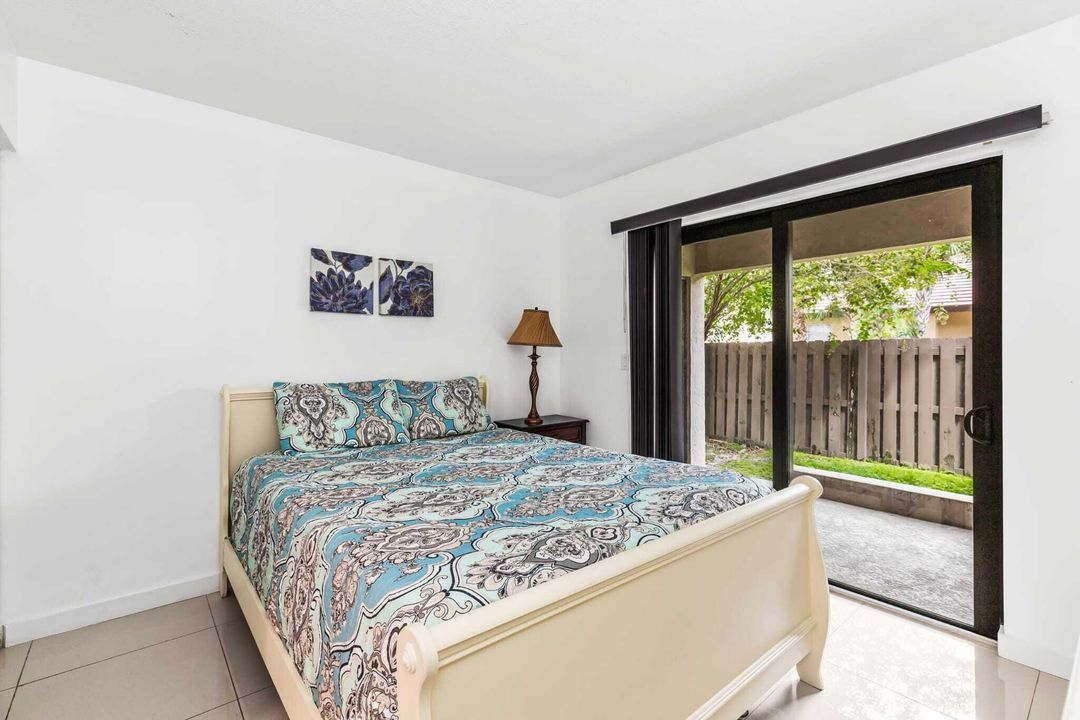 For Rent: $2,600 (2 beds, 2 baths, 1315 Square Feet)