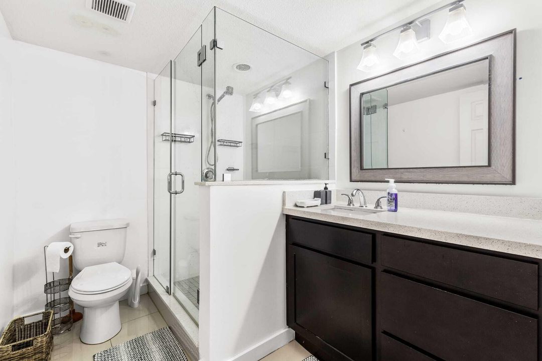 For Rent: $2,600 (2 beds, 2 baths, 1315 Square Feet)