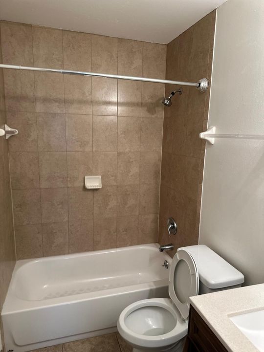 For Rent: $2,500 (3 beds, 2 baths, 1386 Square Feet)