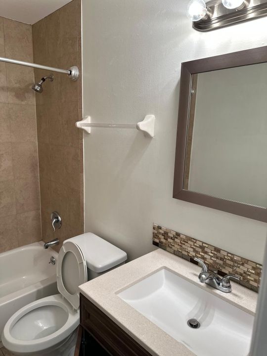 For Rent: $2,500 (3 beds, 2 baths, 1386 Square Feet)