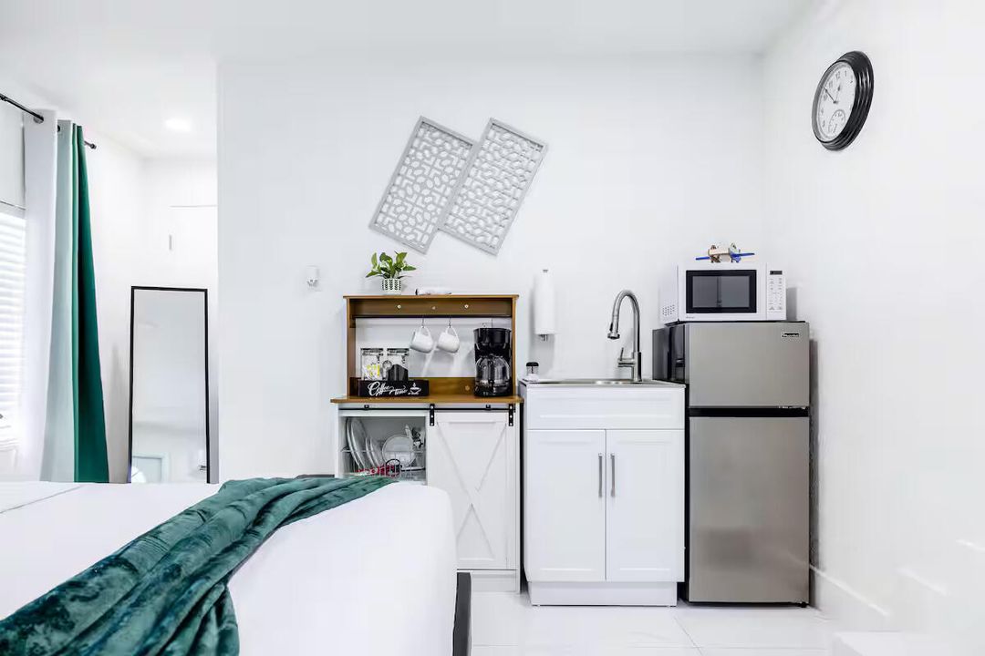 出租: $1,800 (1 贝兹, 1 浴室, 2125 平方英尺)