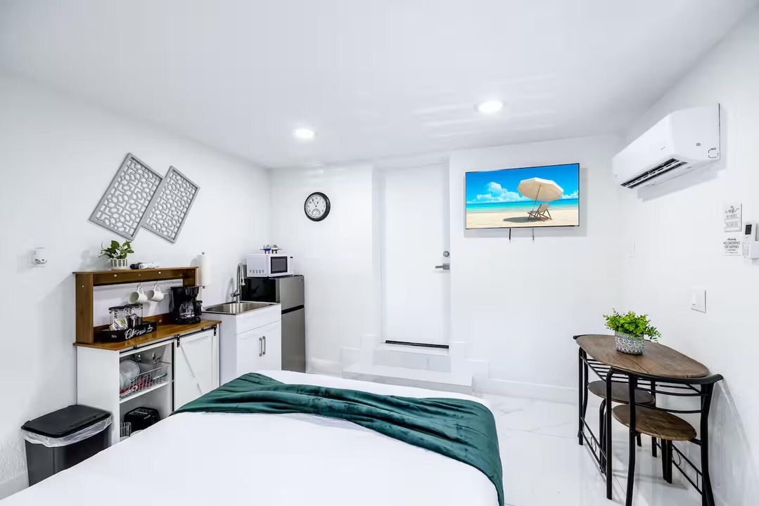 出租: $1,800 (1 贝兹, 1 浴室, 2125 平方英尺)