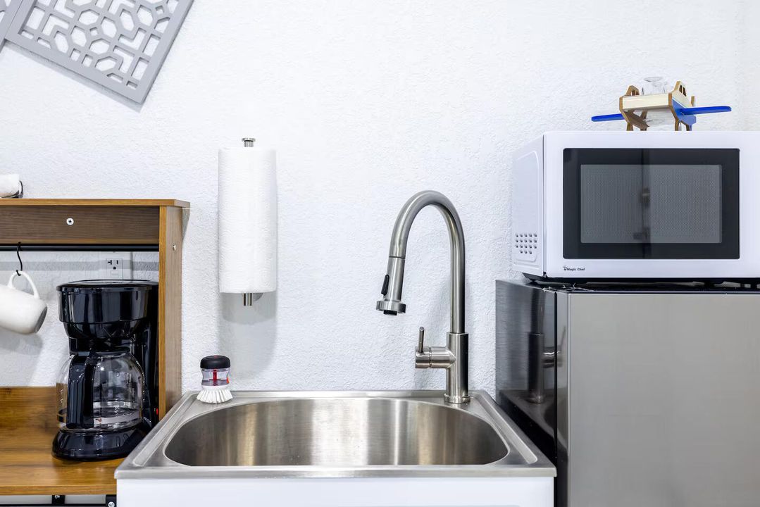 出租: $1,800 (1 贝兹, 1 浴室, 2125 平方英尺)