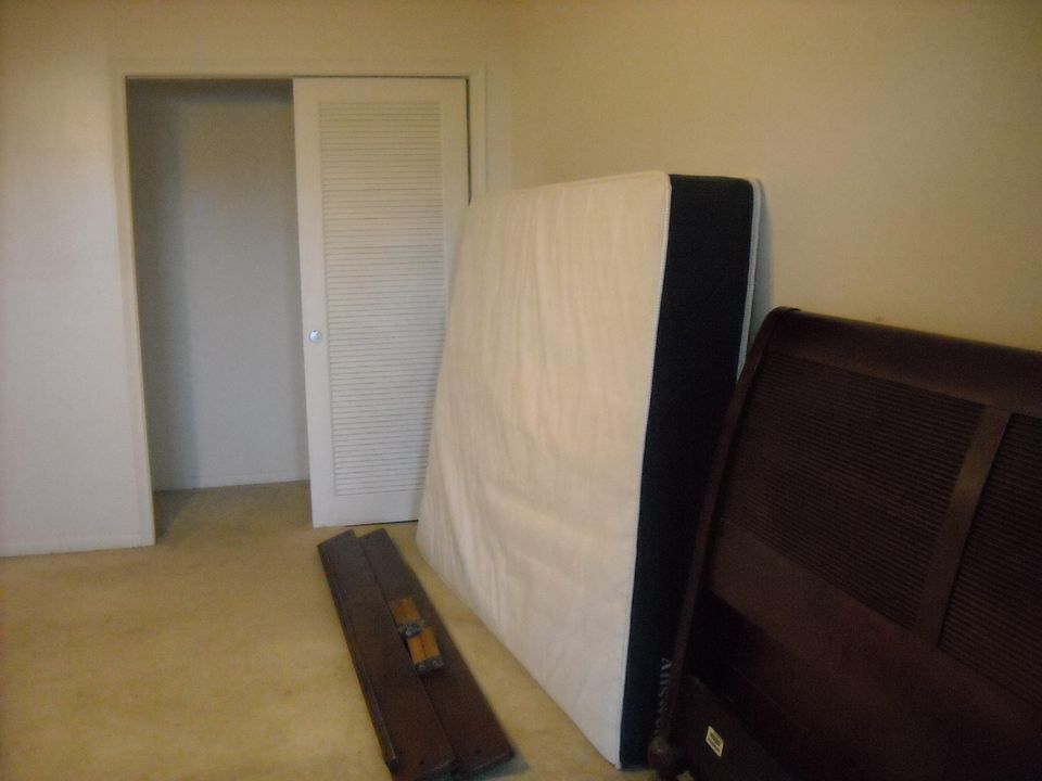 На продажу: $199,900 (2 спален, 2 ванн, 1110 Квадратных фут)