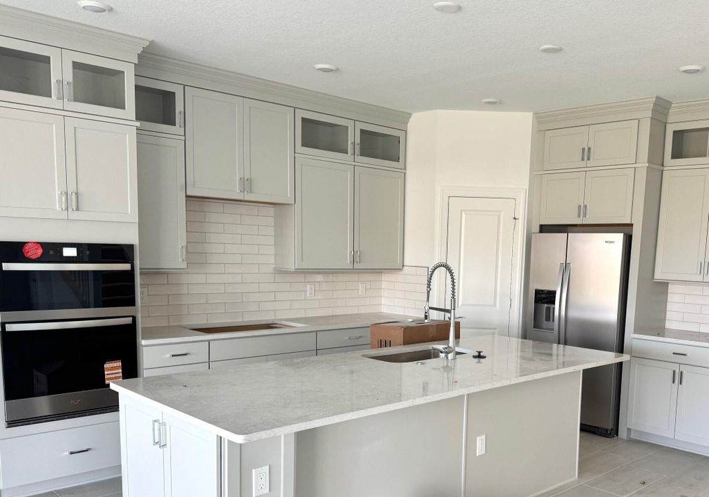 На продажу: $699,650 (4 спален, 3 ванн, 2894 Квадратных фут)