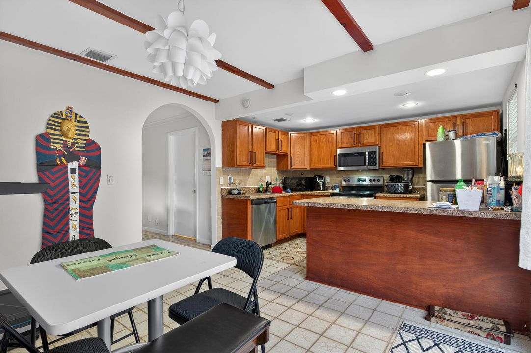 待售: $330,000 (3 贝兹, 2 浴室, 1580 平方英尺)