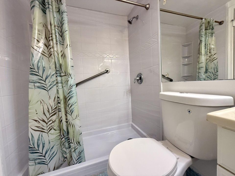 出租: $1,500 (1 贝兹, 1 浴室, 702 平方英尺)